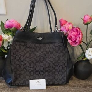 COACH LEXY 3 COMPARTMENT HOBO EUC